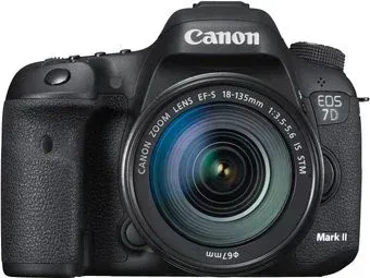 Canon EOS 7D Mark II Kit 18-135mm IS STM