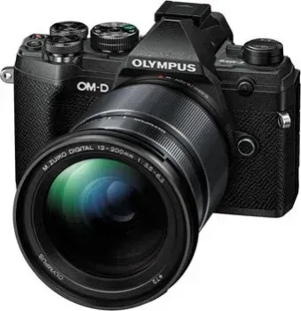 Olympus OM-D E-M5 Mark III Kit 12-200mm (черный)