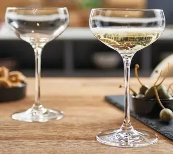 Leonardo Cheers Bar 061644