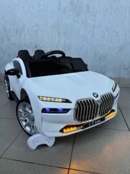 Baby Driver BMW i7 B111 (белый)