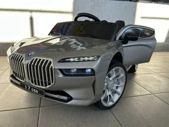 Baby Driver BMW i7 B111 (серый глянец)
