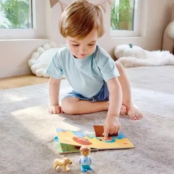 Hape Мальчик и собака E3431_HP
