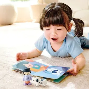 Hape Девочка и собака E3433_HP