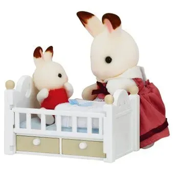 Sylvanian Families Малыш и детская кроватка 5017