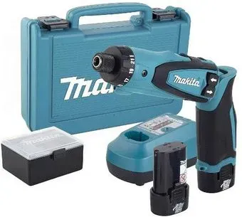 Makita DF012DSE (с 2-мя АКБ, кейс)