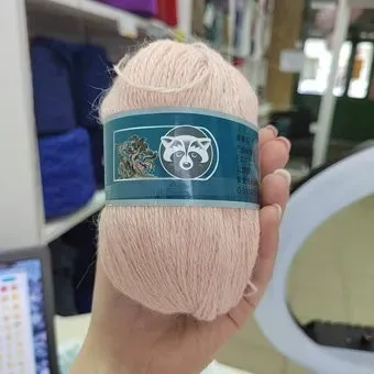 Menca Пух норки 837 50 г 350 м (светлый розово-персиковый)