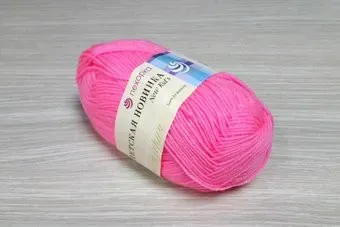 Пехорка Детская Новинка 11 50 г 200 м (ярко-розовый)