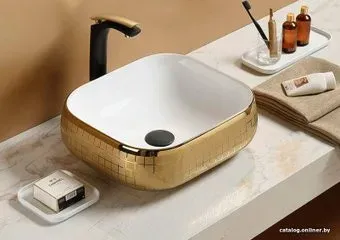 CeramaLux C1068 (белый/золотистый)